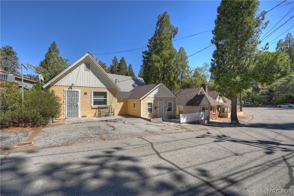 Photo of 23754 Pioneer Camp Road, Crestline, CA 92325 (MLS # 32602325)