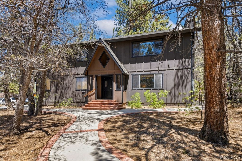 Photo of 1584 Wolf Road, Big Bear Lake, CA 92315 (MLS # 32600927)