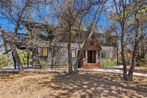 Photo of 1584 Wolf Road, Big Bear Lake, CA 92315 (MLS # 32600927)
