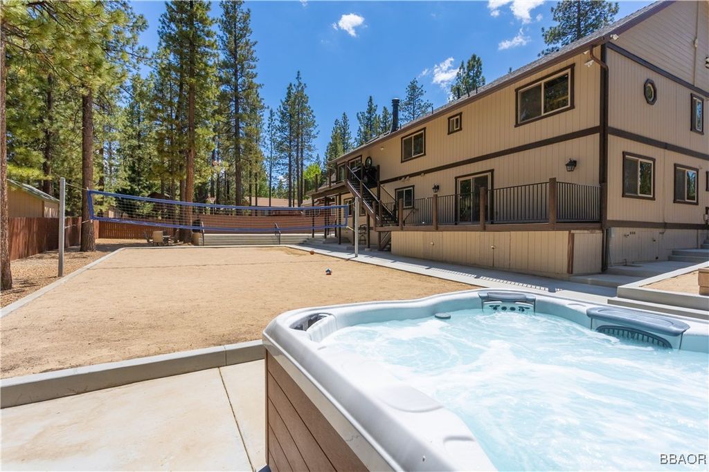 Photo of 243 Santa Clara Boulevard, Big Bear Lake, CA 92315 (MLS # 32501902)