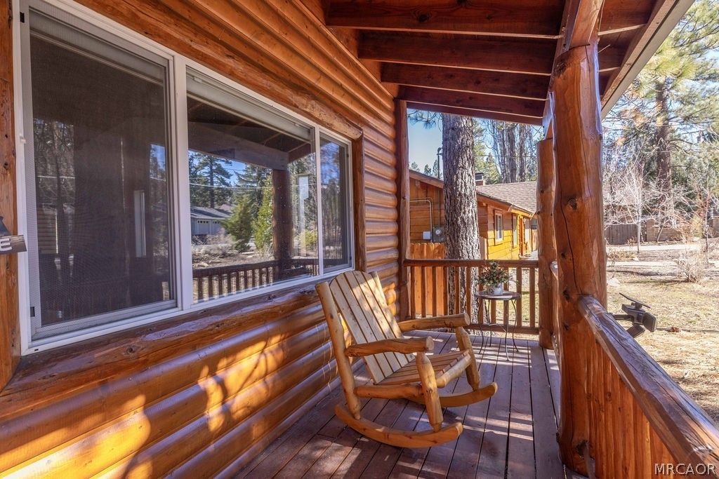 Photo of 189 Oriole Drive, Big Bear Lake, CA 92315 (MLS # 32600626)