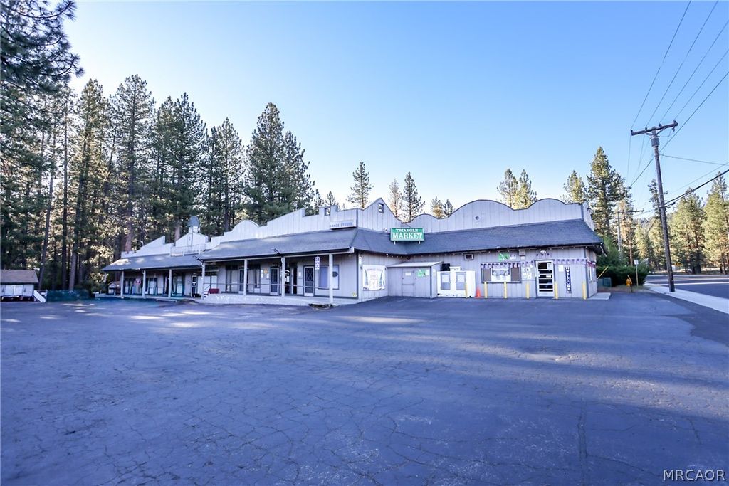 Photo of 42180 Moonridge Road, Big Bear Lake, CA 92315 (MLS # 32601257)