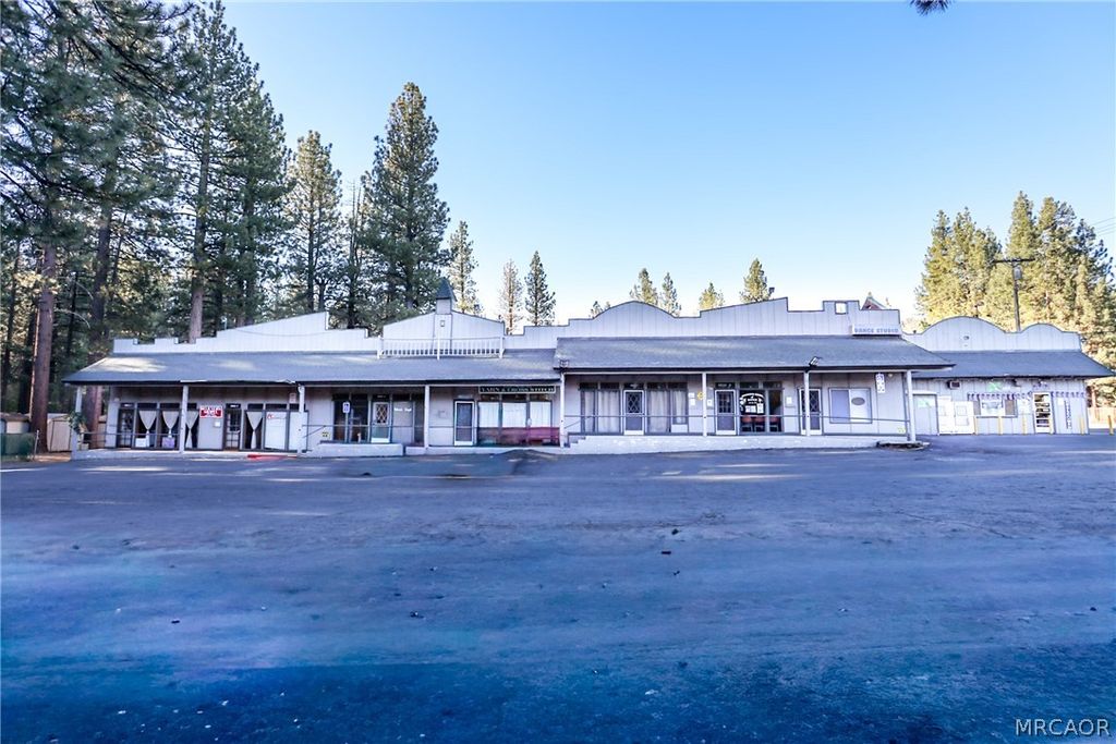 Photo of 42180 Moonridge Road, Big Bear Lake, CA 92315 (MLS # 32601257)