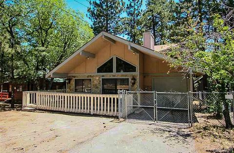 Photo of 337 Maple, Sugarloaf, CA 92386 (MLS # 32600982)