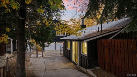 Photo of 993 Cameron Drive #A, Big Bear Lake, CA 92315 (MLS # 32602412)
