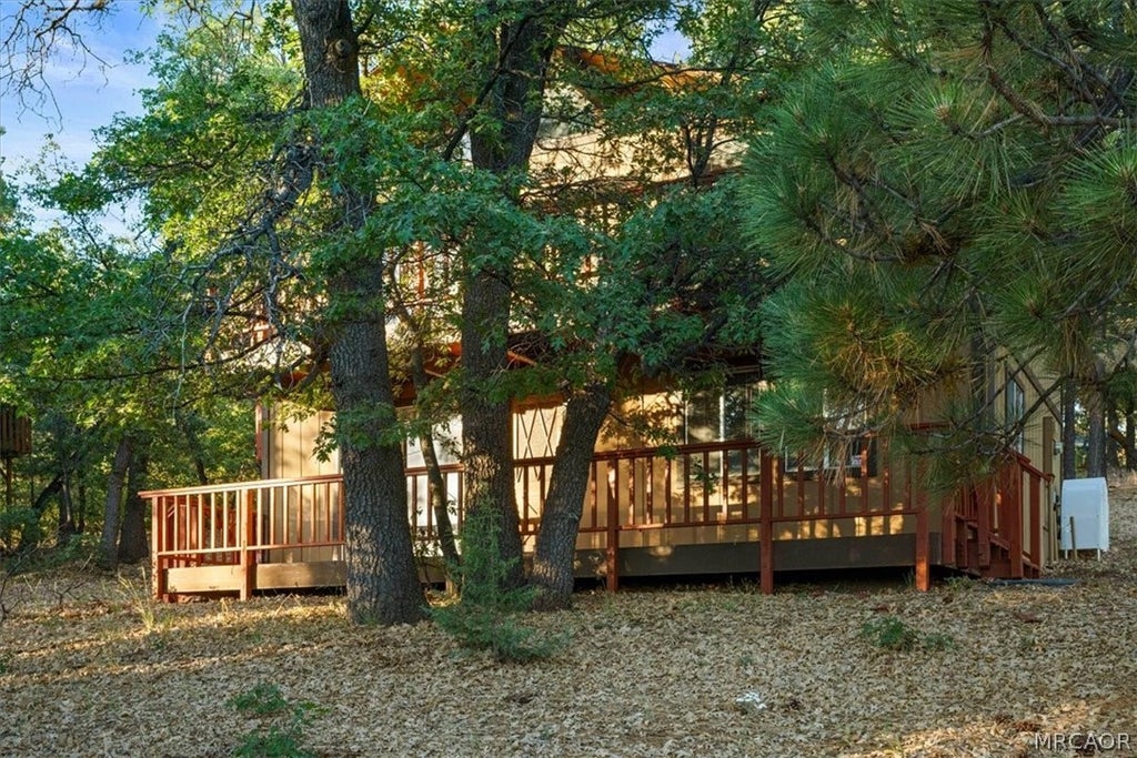 Photo of 1501 Tuolumne Road, Big Bear City, CA 92314 (MLS # 32601486)