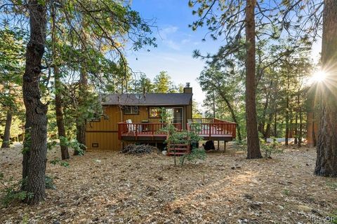 Photo of 1501 Tuolumne Road, Big Bear City, CA 92314 (MLS # 32601486)