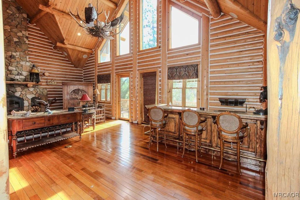 Photo of 42843 Eagle Flight Place, Big Bear Lake, CA 92315 (MLS # 32600117)