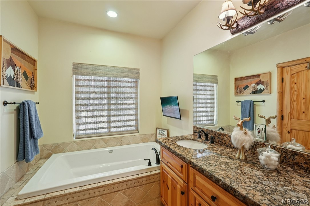 Big Bear City, California, 92314, United States, 4 Bedrooms Bedrooms, ,5 BathroomsBathrooms,Residential,Active,2025580