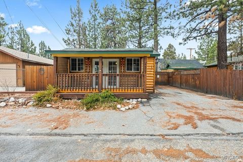Photo of 44361 Silver Pine Road, Sugarloaf, CA 92386 (MLS # 32502711)