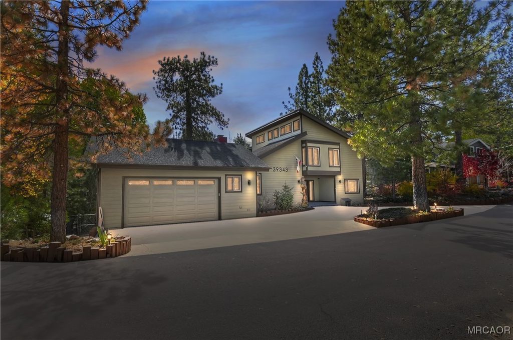 Photo of 39343 Aurora Road, Big Bear Lake, CA 92315 (MLS # 32502596)