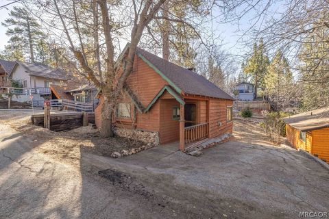 Photo of 40193 Dream Street, Big Bear Lake, CA 92315 (MLS # 32600281)