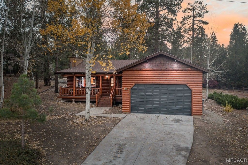 Photo of 320 Dove Court, Big Bear Lake, CA 92315 (MLS # 32502565)
