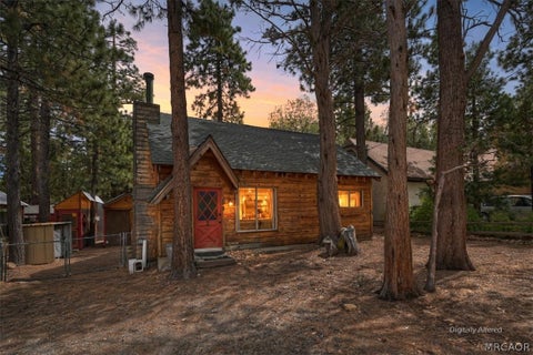 Photo of 313 Leonard Lane, Sugarloaf, CA 92386 (MLS # 32602144)