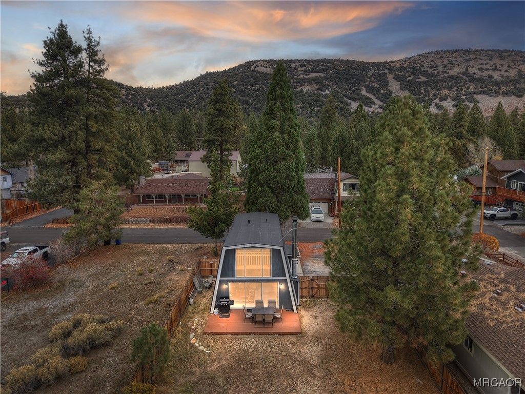Photo of 236 E Cinderella Drive, Big Bear City, CA 92314 (MLS # 32502710)
