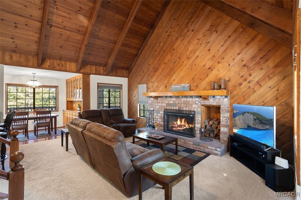Photo of 305 Auburn Drive, Lake Arrowhead, CA 92352 (MLS # 32502247)