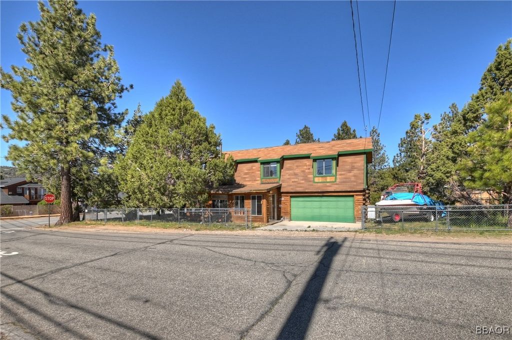 Photo of 1000 Willow Lane, Big Bear City, CA 92314 (MLS # 32501338)