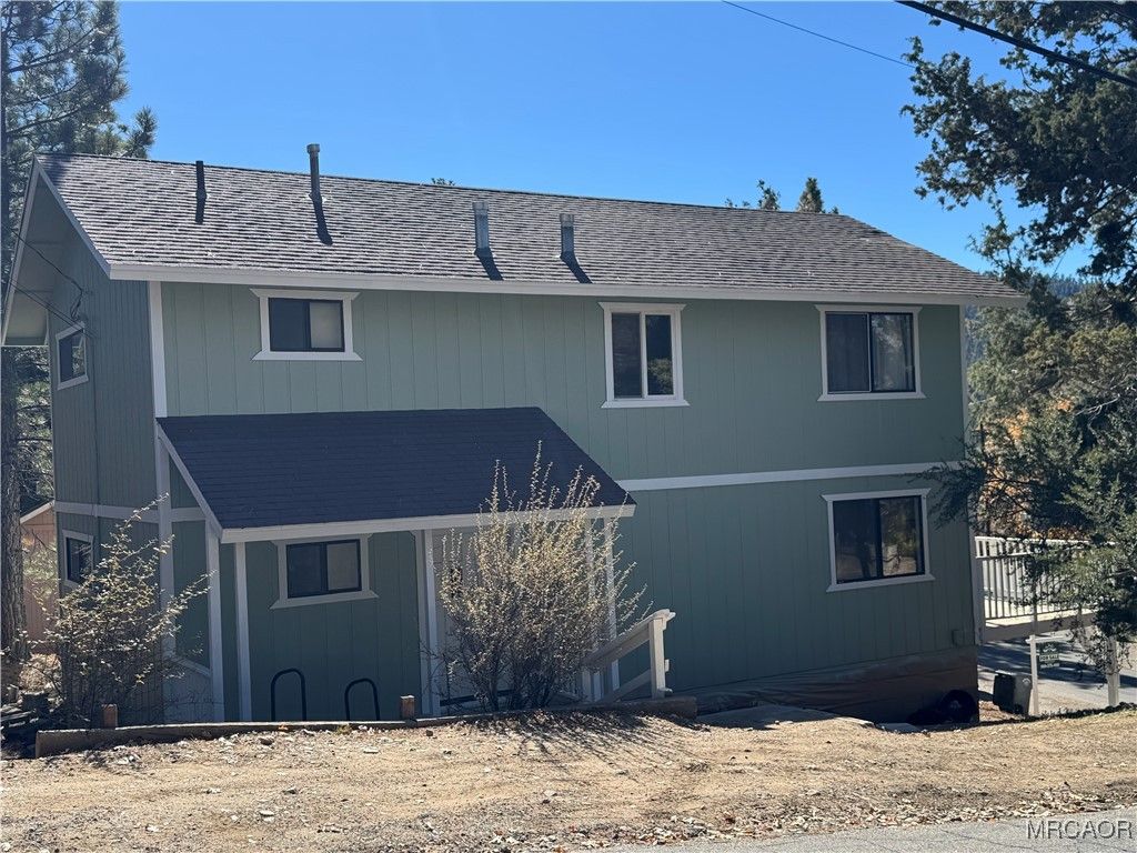 Photo of 573 Lucerne Drive, Big Bear Lake, CA 92315 (MLS # 32502583)
