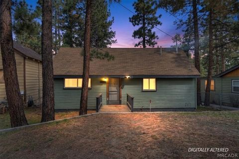 Photo of 437 Booth Way, Big Bear City, CA 92314 (MLS # 32600613)