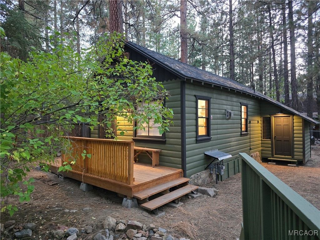 Photo of 740 Oriole Drive, Big Bear Lake, CA 92315 (MLS # 32502468)