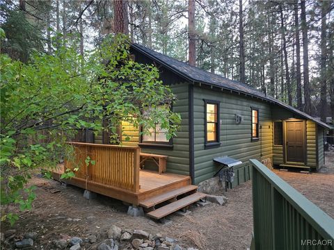 Photo of 740 Oriole Drive, Big Bear Lake, CA 92315 (MLS # 32502468) Photo of 740 Oriole Drive, Big Bear Lake, CA 92315 (MLS # 32502468)