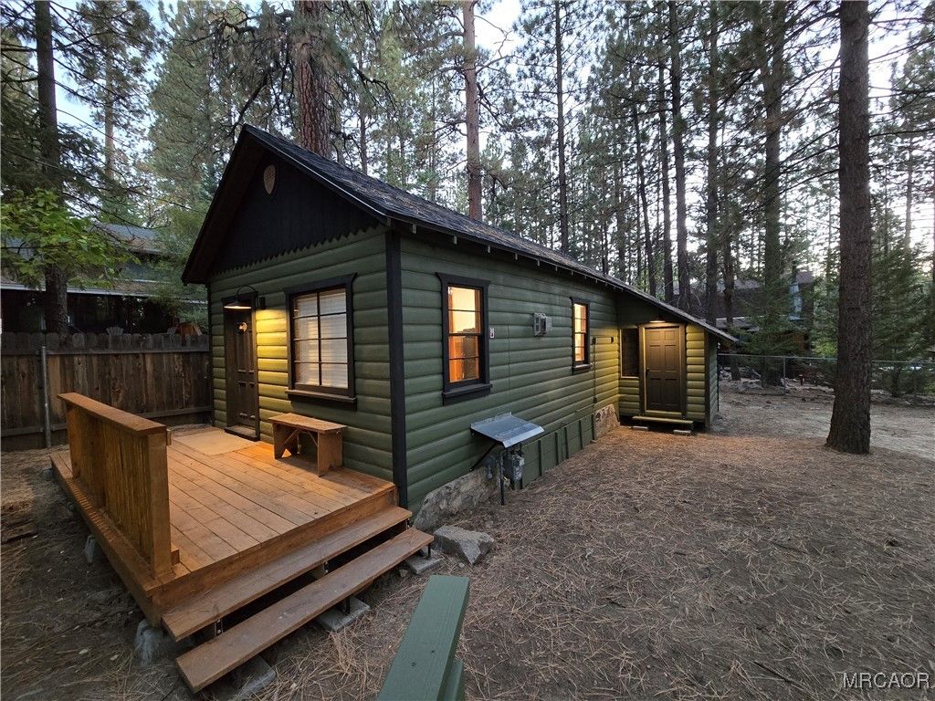 Photo of 740 Oriole Drive, Big Bear Lake, CA 92315 (MLS # 32502468)