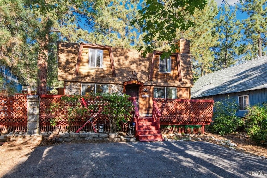 Photo of 316 Cedar Lane, Sugarloaf, CA 92386 (MLS # 32501897)