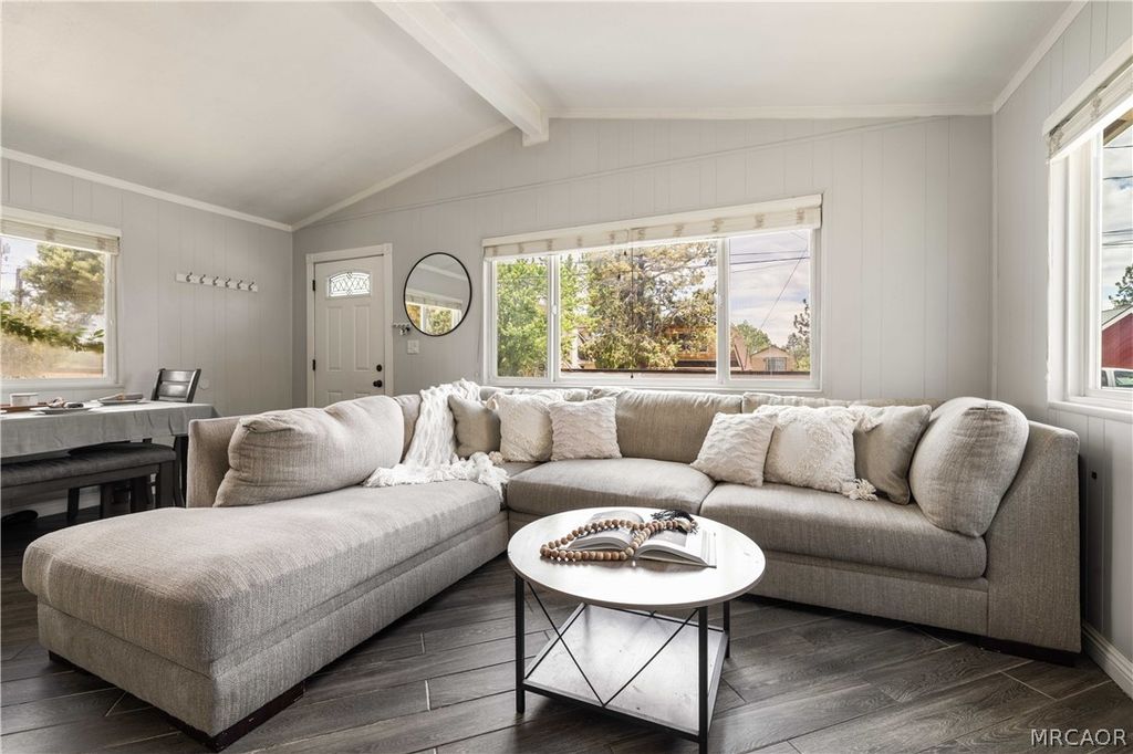 Photo of 124 Wabash Lane, Sugarloaf, CA 92386 (MLS # 32601494)