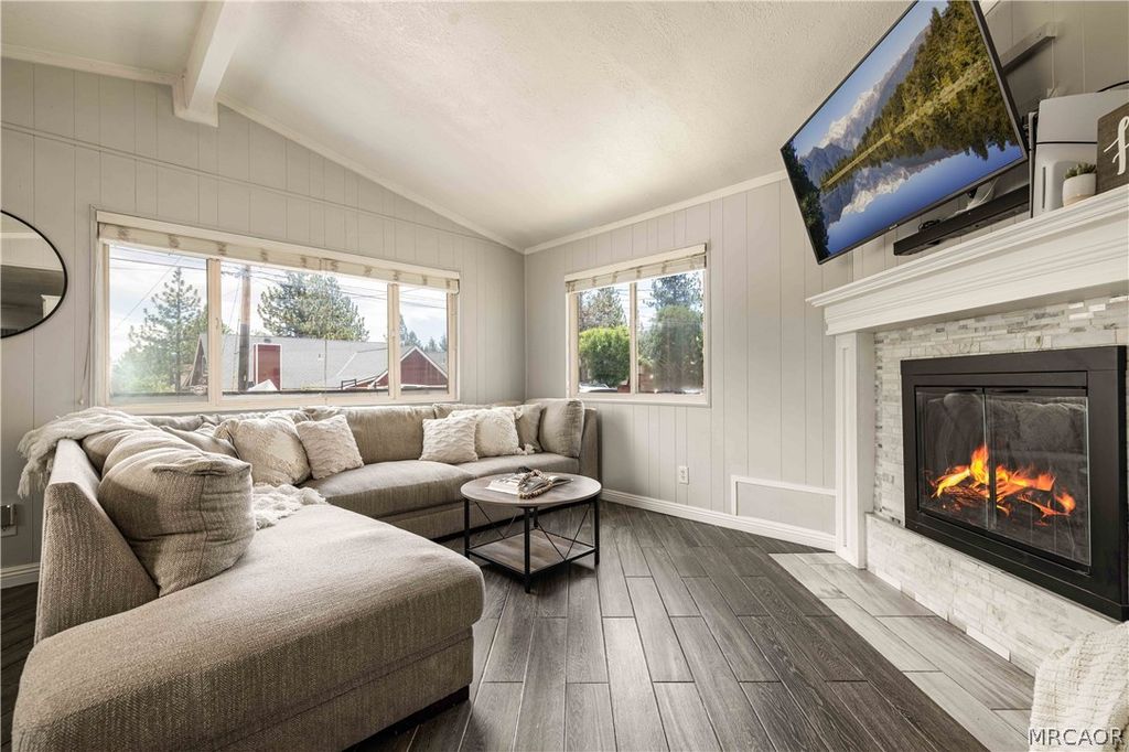 Photo of 124 Wabash Lane, Sugarloaf, CA 92386 (MLS # 32601494)