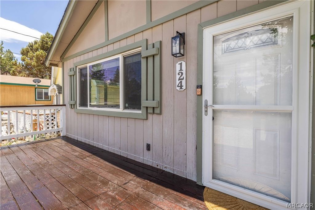Photo of 124 Wabash Lane, Sugarloaf, CA 92386 (MLS # 32601494)
