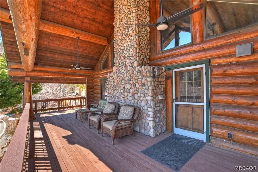 Photo of 29632 Hook Creek Road, Cedar Glen, CA 92321 (MLS # 32600460)