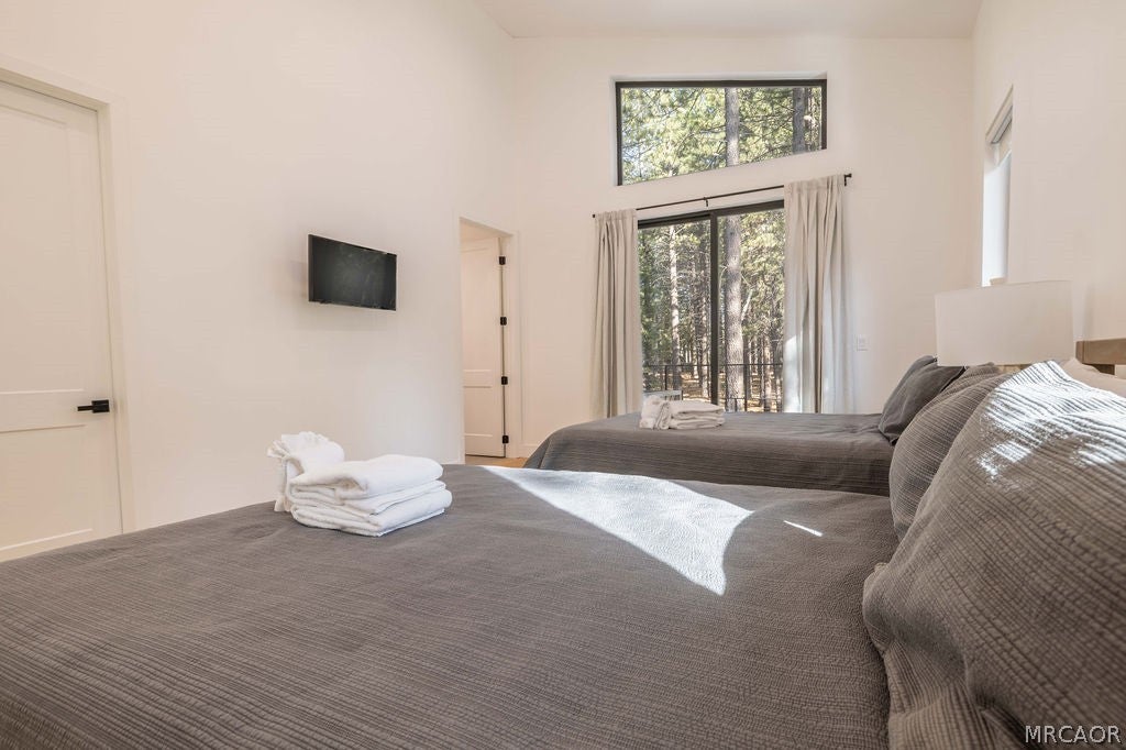 42421 Evergreen Dr, Big Bear Lake, CA, 92315, USA, 5 Bedrooms Bedrooms, ,6 BathroomsBathrooms,Residential,Contingent,42421 Evergreen Dr,32601066