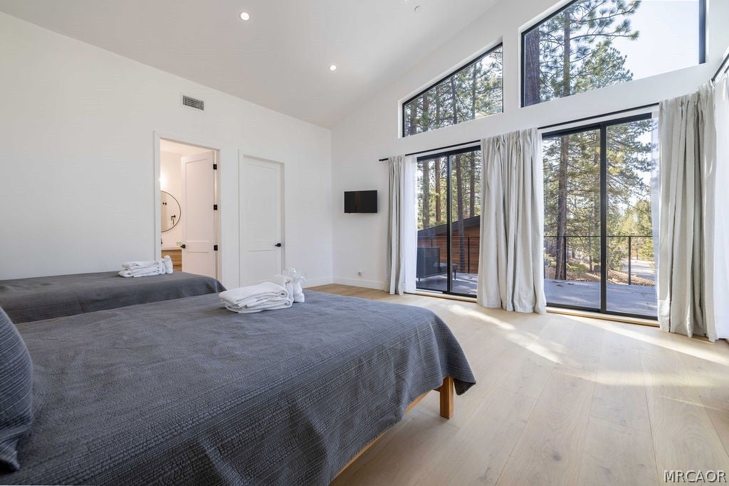 42421 Evergreen Dr, Big Bear Lake, CA, 92315, USA, 5 Bedrooms Bedrooms, ,6 BathroomsBathrooms,Residential,Contingent,42421 Evergreen Dr,32601066