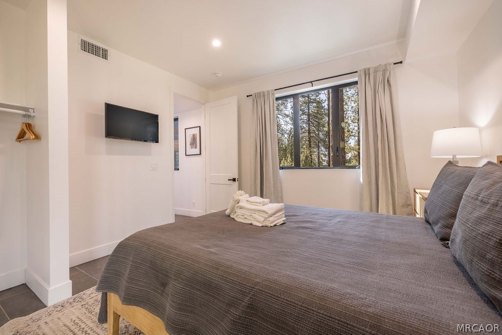 42421 Evergreen Dr, Big Bear Lake, CA, 92315, USA, 5 Bedrooms Bedrooms, ,6 BathroomsBathrooms,Residential,Contingent,42421 Evergreen Dr,32601066