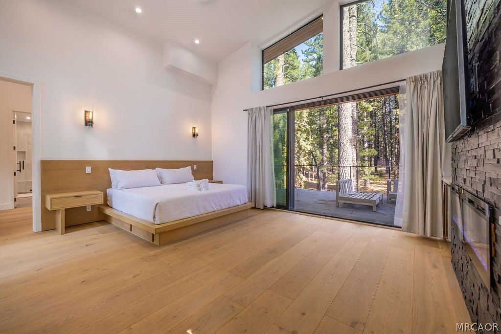 42421 Evergreen Dr, Big Bear Lake, CA, 92315, USA, 5 Bedrooms Bedrooms, ,6 BathroomsBathrooms,Residential,Contingent,42421 Evergreen Dr,32601066