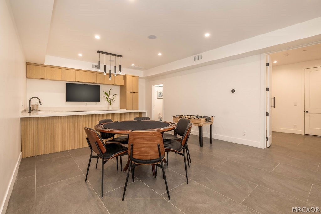 42421 Evergreen Dr, Big Bear Lake, CA, 92315, USA, 5 Bedrooms Bedrooms, ,6 BathroomsBathrooms,Residential,Contingent,42421 Evergreen Dr,32601066