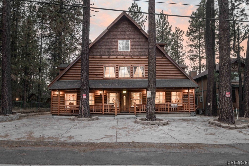 Photo of 630 Summit Boulevard, Big Bear Lake, CA 92315 (MLS # 32601989)