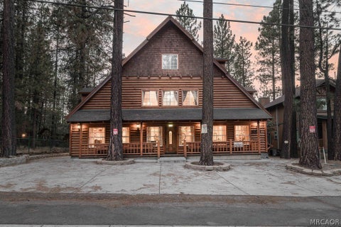 Photo of 630 Summit Boulevard, Big Bear Lake, CA 92315 (MLS # 32601989)