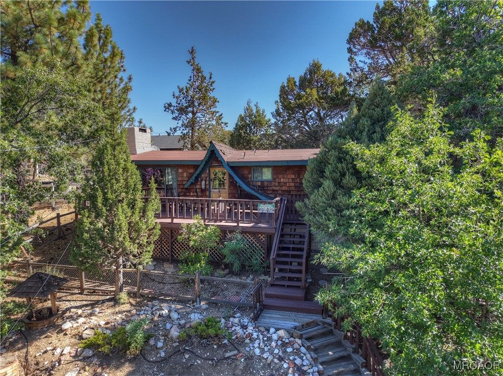 Photo of 43485 Sheephorn Road, Big Bear Lake, CA 92315 (MLS # 32501847)
