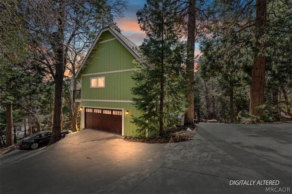 Photo of 27282 Bernina Drive, Lake Arrowhead, CA 92352 (MLS # 32600424)