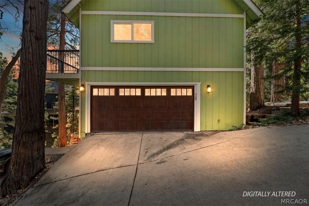 Photo of 27282 Bernina Drive, Lake Arrowhead, CA 92352 (MLS # 32600424)