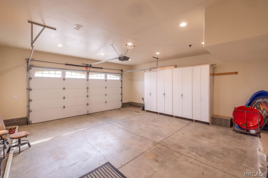 Big Bear Lake, California, 92315, United States, 4 Bedrooms Bedrooms, ,3 BathroomsBathrooms,Residential,Active,2022660