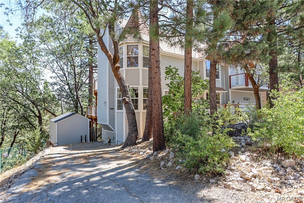 Photo of 732 Villa Grove Avenue, Big Bear City, CA 92314 (MLS # 32601840)