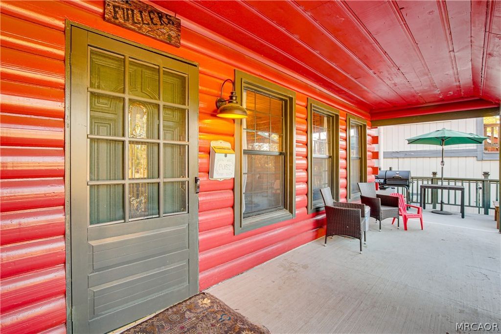 Photo of 468 Temple Lane, Big Bear Lake, CA 92315 (MLS # 32600410)