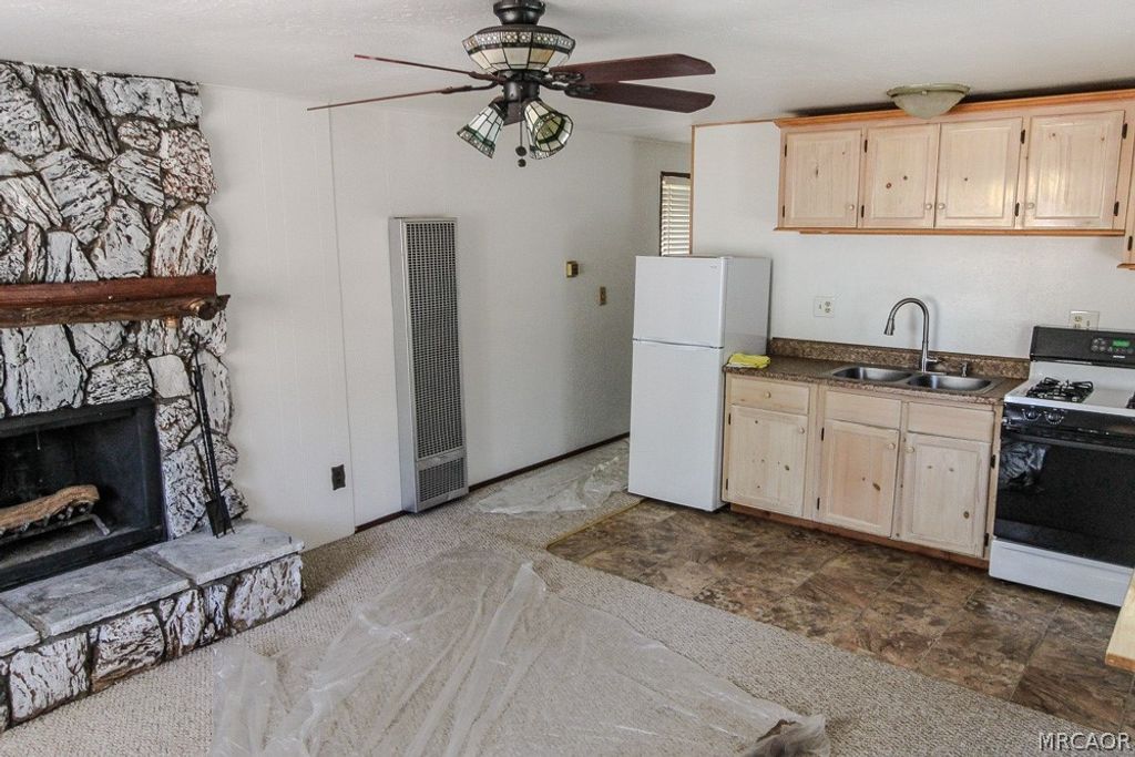 Photo of 595 Vista Avenue, Sugarloaf, CA 92386 (MLS # 32600936)