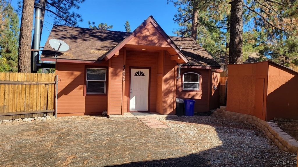 Photo of 40971 Pennsylvania Avenue, Big Bear Lake, CA 92315 (MLS # 32502501)