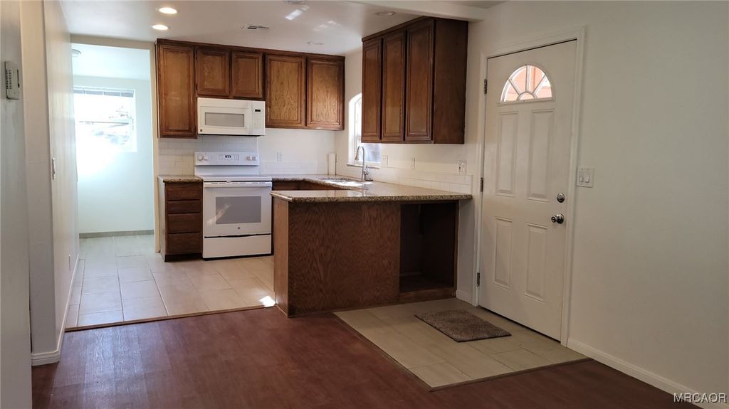 Photo of 40971 Pennsylvania Avenue, Big Bear Lake, CA 92315 (MLS # 32502501)
