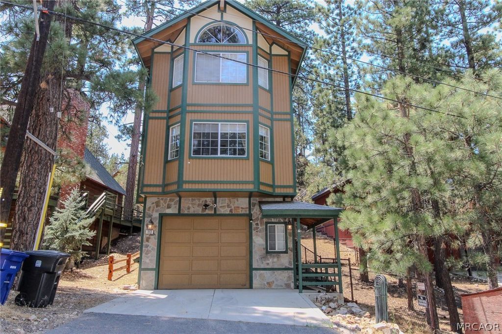 Photo of 113 Dawn Drive, Big Bear City, CA 92314 (MLS # 32601126)
