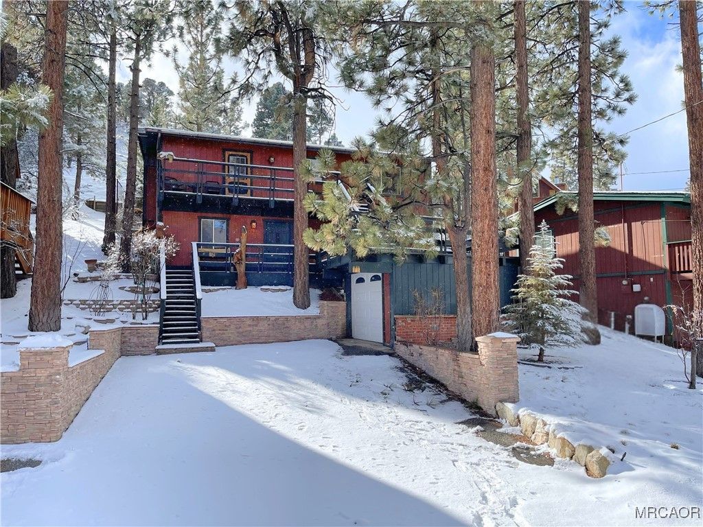 Photo of 712 Booth Way, Big Bear City, CA 92314 (MLS # 32600021)