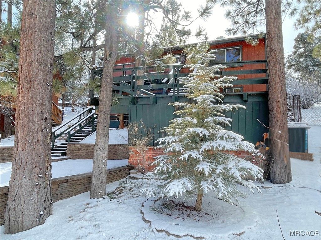 Photo of 712 Booth Way, Big Bear City, CA 92314 (MLS # 32600021)